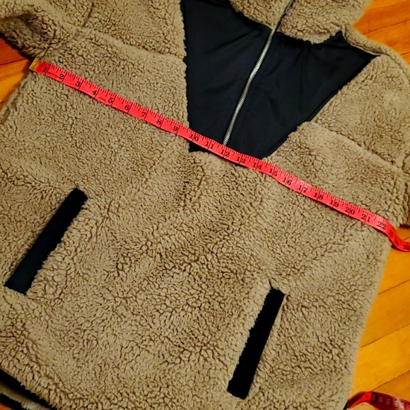 Abercrombie & Fitch light brown teddy half zip pullover sweater. Cozy. Size L. - Picture 10 of 12